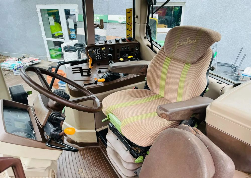 John Deere 6920 - Máy cày: hình 2 John Deere 6920 - Máy cày: hình 2