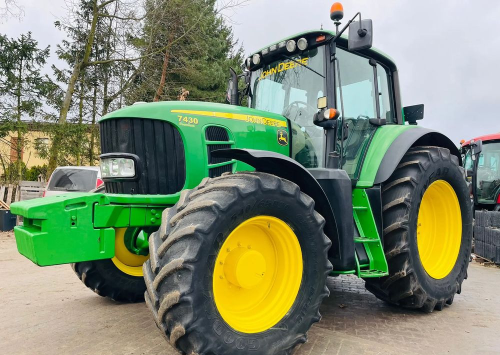 John Deere 7430 - Máy cày: hình 1 John Deere 7430 - Máy cày: hình 1