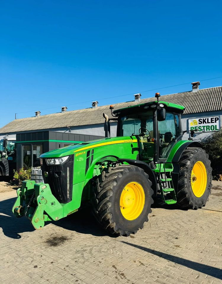 John Deere 8260R - Máy cày: hình 1 John Deere 8260R - Máy cày: hình 1