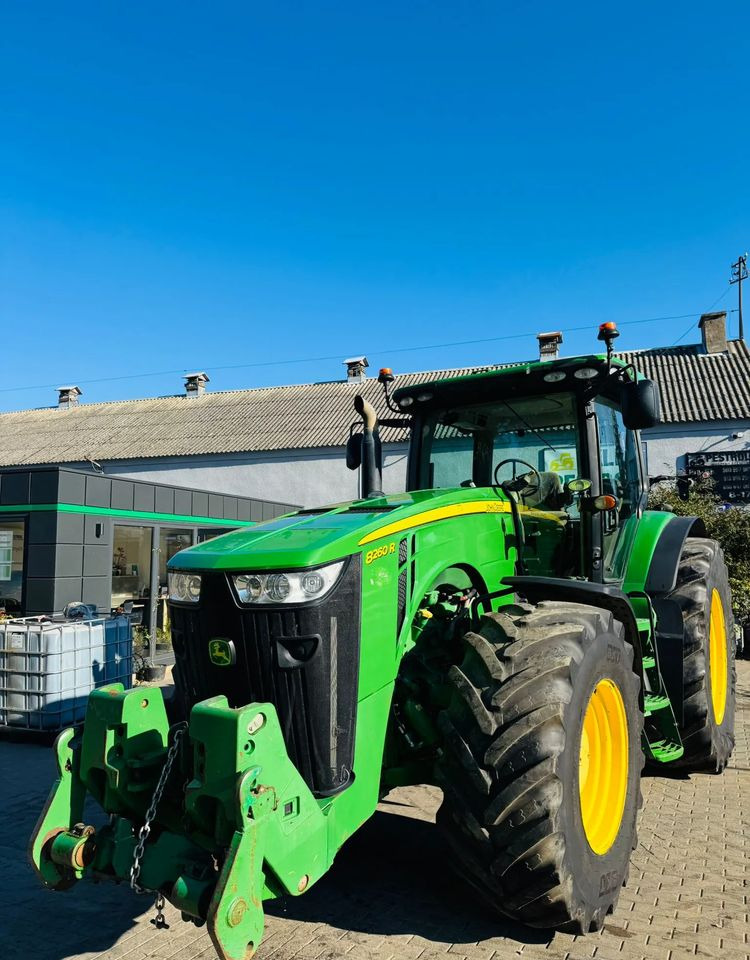 John Deere 8260R - Máy cày: hình 4 John Deere 8260R - Máy cày: hình 4