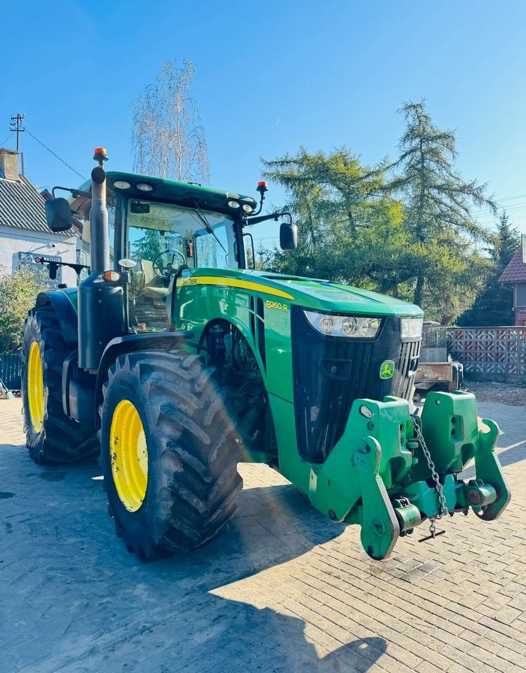 John Deere 8260R - Máy cày: hình 3 John Deere 8260R - Máy cày: hình 3