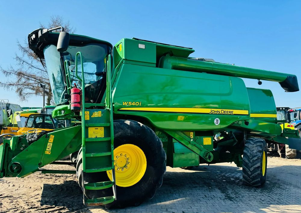 John Deere W540i - Máy gặt đập: hình 3 John Deere W540i - Máy gặt đập: hình 3