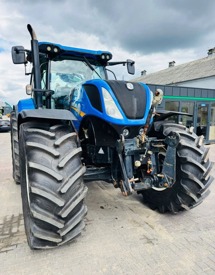 New Holland T7.230 - Máy cày: hình 2 New Holland T7.230 - Máy cày: hình 2