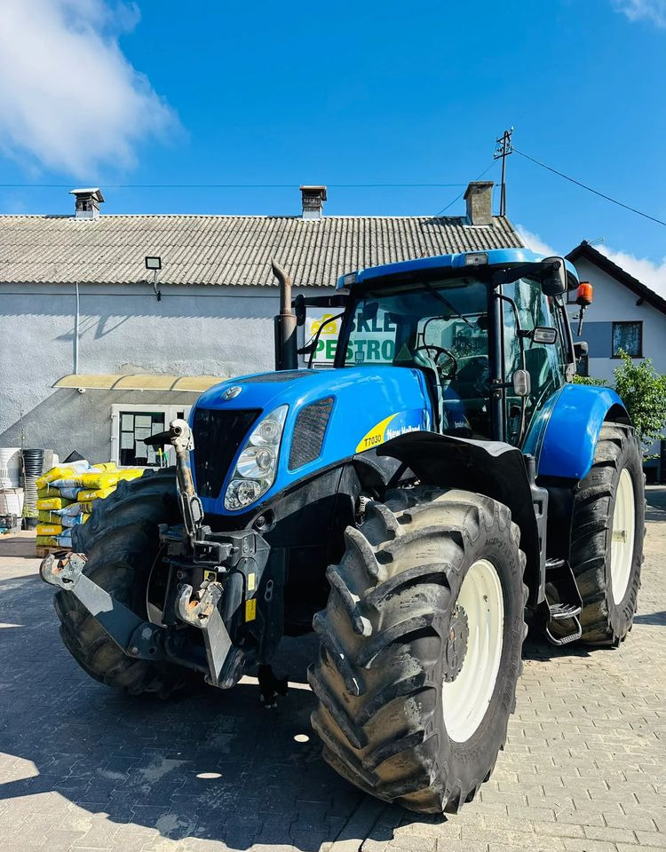 New Holland T7030 - Máy cày: hình 5 New Holland T7030 - Máy cày: hình 5