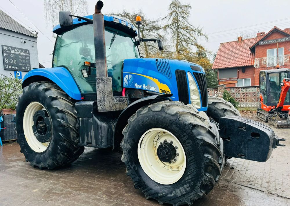 New Holland T8020 - Máy cày: hình 4 New Holland T8020 - Máy cày: hình 4