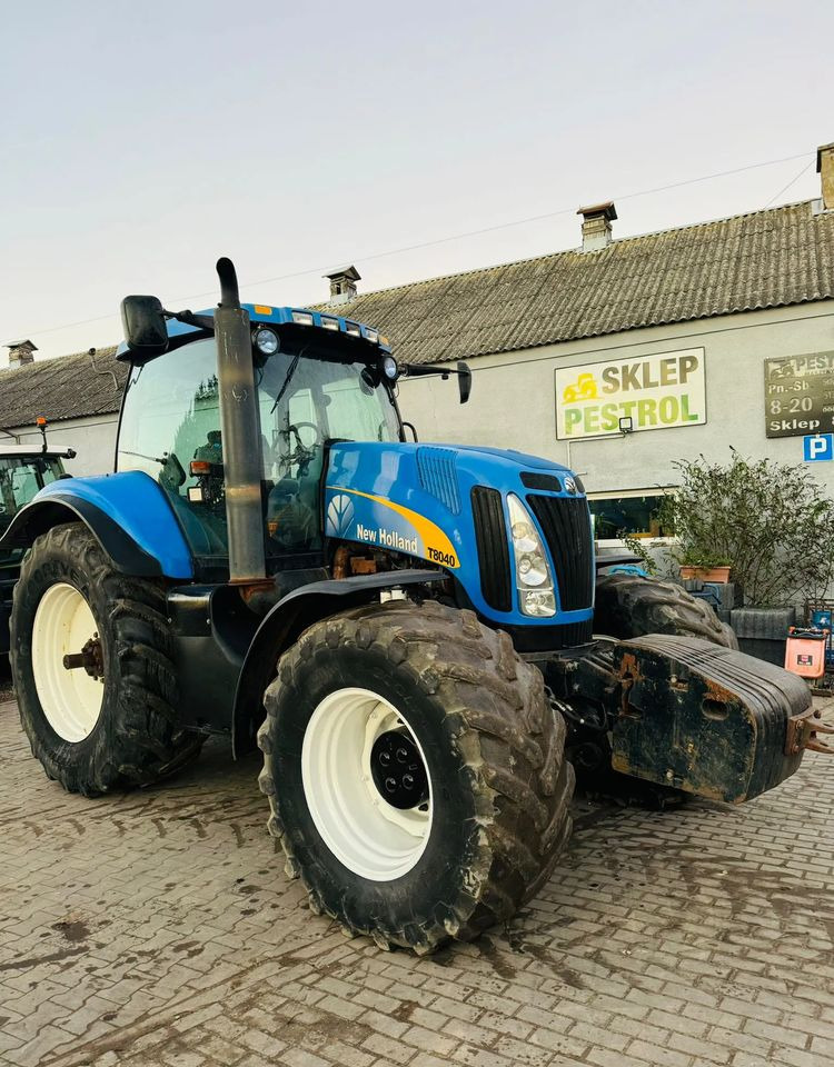 New Holland T8040 - Máy cày: hình 2 New Holland T8040 - Máy cày: hình 2