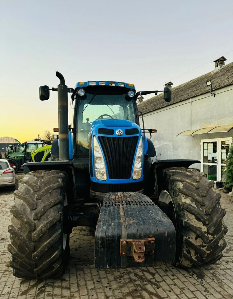 New Holland T8040 - Máy cày: hình 4 New Holland T8040 - Máy cày: hình 4