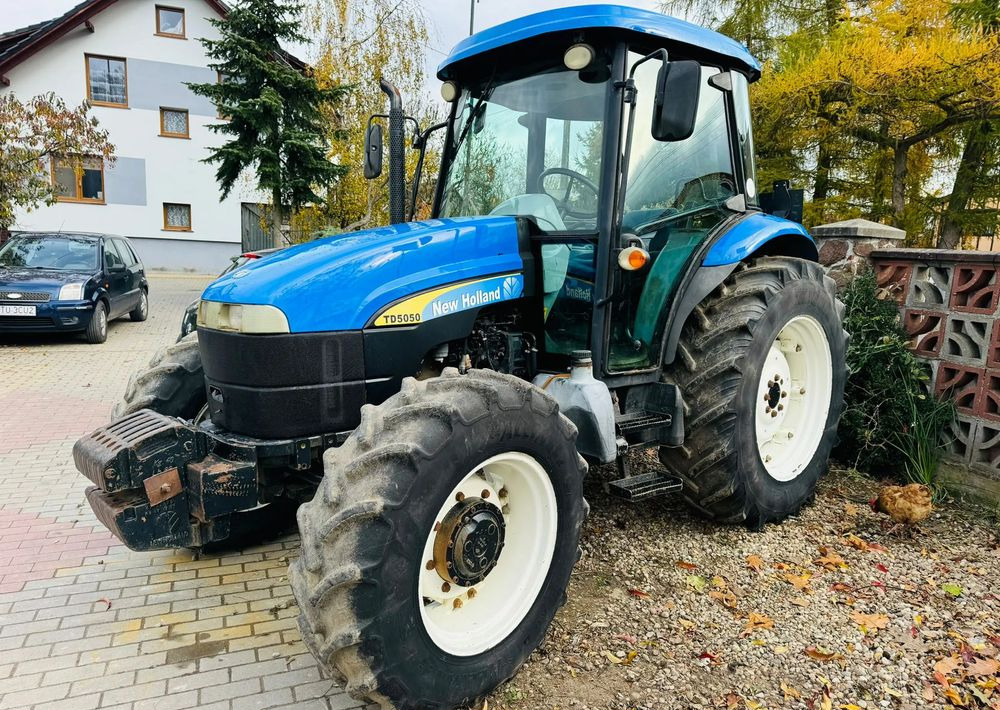New Holland TD5050 - Máy cày: hình 2 New Holland TD5050 - Máy cày: hình 2
