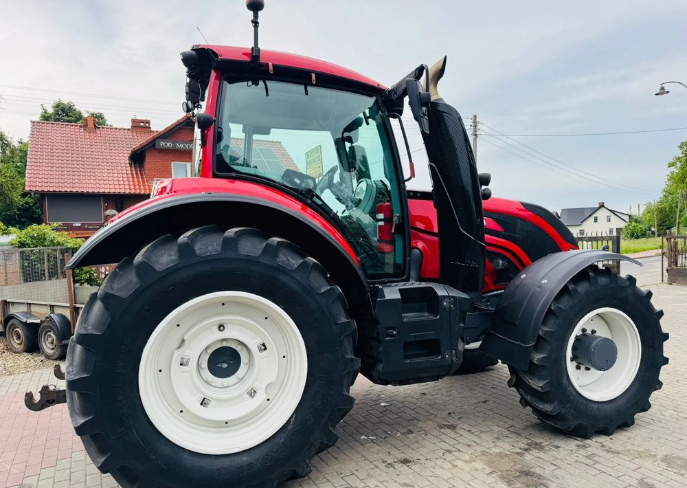Valtra T154 - Máy cày: hình 3 Valtra T154 - Máy cày: hình 3