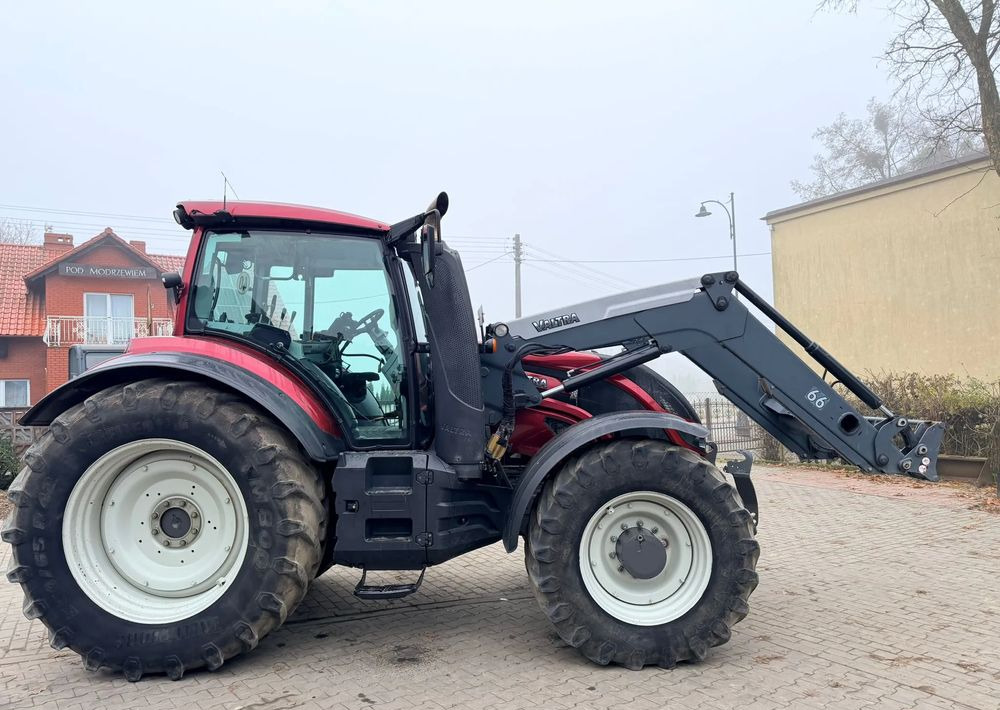 Valtra T174 - Máy cày: hình 4 Valtra T174 - Máy cày: hình 4