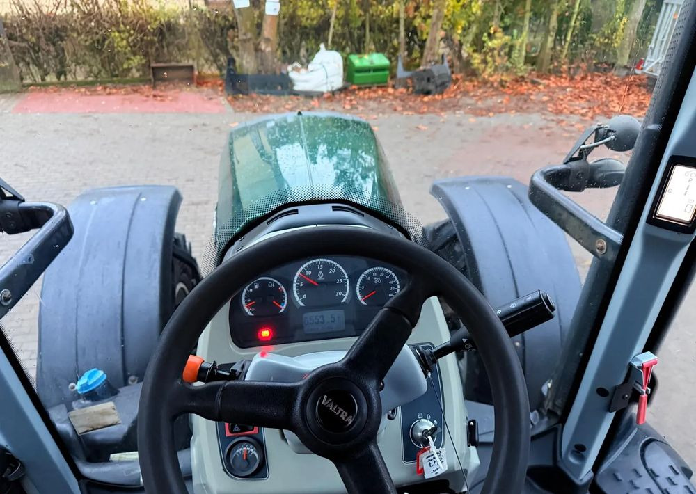 Valtra T174 Versu - Máy cày: hình 2 Valtra T174 Versu - Máy cày: hình 2