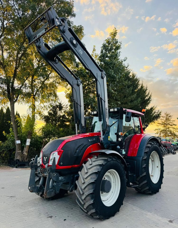 Valtra T213 Versu - Máy cày: hình 1 Valtra T213 Versu - Máy cày: hình 1