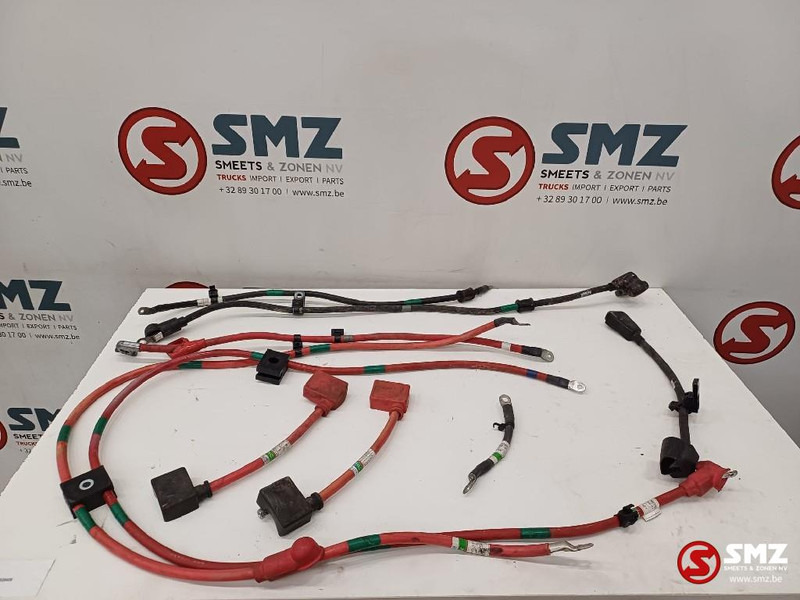Caterpillar Set of battery cables Caterpillar - Cáp/ Dây nịt cho Thiết bị xử lý vật liệu: hình 1 Caterpillar Set of battery cables Caterpillar - Cáp/ Dây nịt cho Thiết bị xử lý vật liệu: hình 1