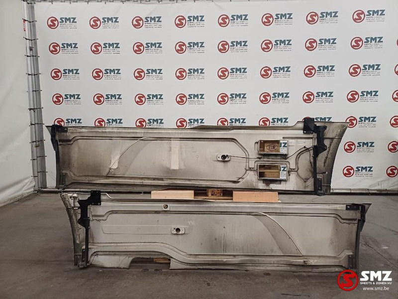 DAF Occ set side skirts L/R DAF - Khung/ Sườn cho Xe tải: hình 2 DAF Occ set side skirts L/R DAF - Khung/ Sườn cho Xe tải: hình 2