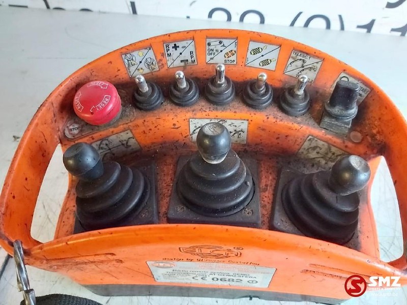 Diversen Occ afstandsbediening Elca voor laadkraan - Linh kiện điện cho Xe tải: hình 2 Diversen Occ afstandsbediening Elca voor laadkraan - Linh kiện điện cho Xe tải: hình 2