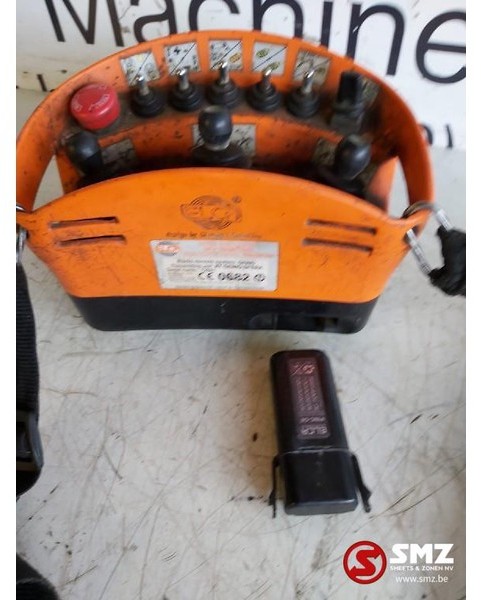 Diversen Occ afstandsbediening Elca voor laadkraan - Linh kiện điện cho Xe tải: hình 3 Diversen Occ afstandsbediening Elca voor laadkraan - Linh kiện điện cho Xe tải: hình 3