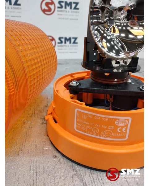 Diversen Occ zwaailamp Hella KL700 24V 70W - Đèn/ Chiếu sáng cho Xe tải: hình 2 Diversen Occ zwaailamp Hella KL700 24V 70W - Đèn/ Chiếu sáng cho Xe tải: hình 2