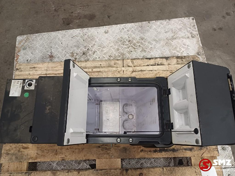 Iveco Occ koelkast 24L Iveco - Cabin và nội thất cho Xe tải: hình 5 Iveco Occ koelkast 24L Iveco - Cabin và nội thất cho Xe tải: hình 5