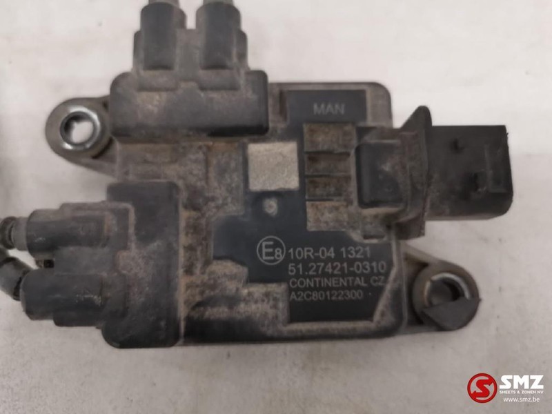 MAN Occ koelvloeistof temperatuur sensor MAN TGX - Bộ cảm biến cho Xe tải: hình 2 MAN Occ koelvloeistof temperatuur sensor MAN TGX - Bộ cảm biến cho Xe tải: hình 2