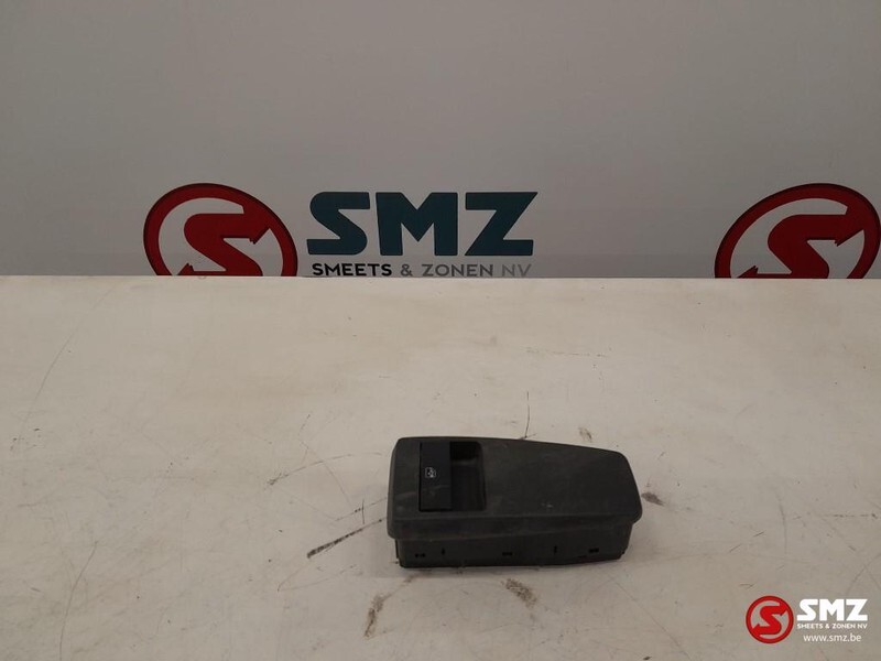MAN Occ vensterschakelaar MAN TGS 81258067095 - Cabin và nội thất cho Xe tải: hình 2 MAN Occ vensterschakelaar MAN TGS 81258067095 - Cabin và nội thất cho Xe tải: hình 2