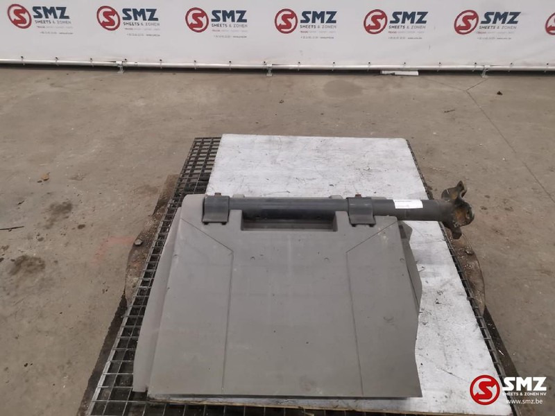 Mercedes-Benz Occ Spatbord met steun Actros MP2/MP3 - Thân xe và ngoại thất cho Xe tải: hình 1 Mercedes-Benz Occ Spatbord met steun Actros MP2/MP3 - Thân xe và ngoại thất cho Xe tải: hình 1