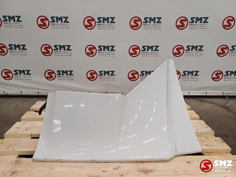 Mercedes-Benz Occ cabinespoiler links Mercedes - Khí động học/ Spoiler cho Xe tải: hình 1 Mercedes-Benz Occ cabinespoiler links Mercedes - Khí động học/ Spoiler cho Xe tải: hình 1