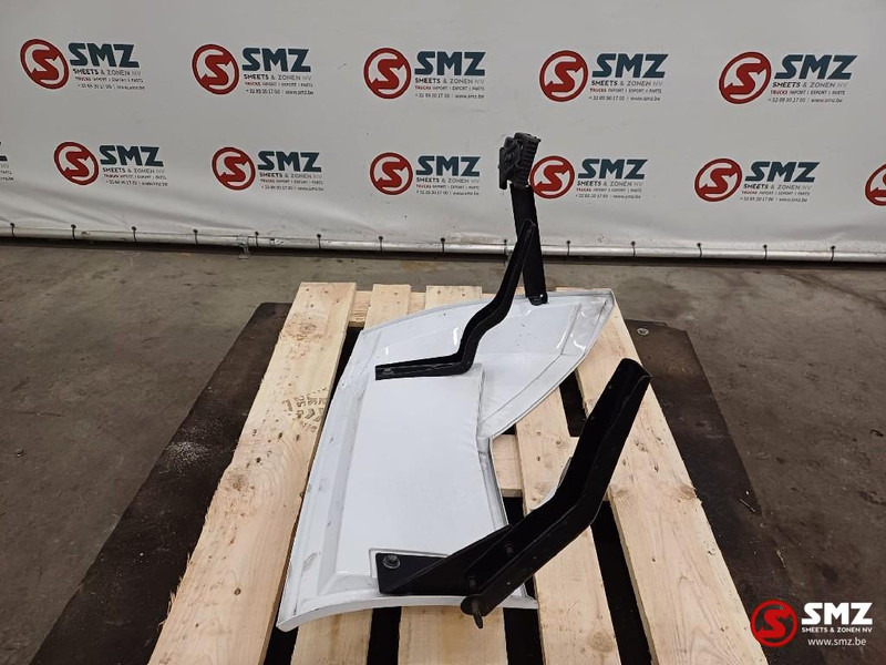 Mercedes-Benz Occ cabinespoiler links Mercedes - Khí động học/ Spoiler cho Xe tải: hình 5 Mercedes-Benz Occ cabinespoiler links Mercedes - Khí động học/ Spoiler cho Xe tải: hình 5