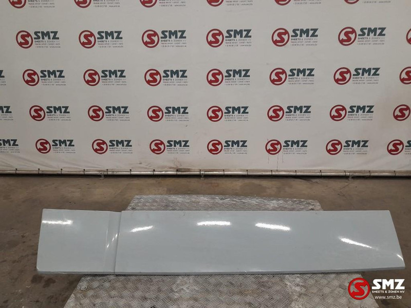 Mercedes-Benz Occ cabinespoiler links Mercedes - Khí động học/ Spoiler cho Xe tải: hình 1 Mercedes-Benz Occ cabinespoiler links Mercedes - Khí động học/ Spoiler cho Xe tải: hình 1