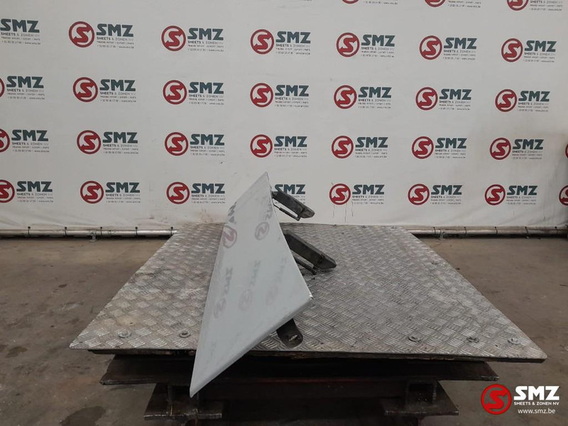 Mercedes-Benz Occ cabinespoiler links Mercedes - Khí động học/ Spoiler cho Xe tải: hình 3 Mercedes-Benz Occ cabinespoiler links Mercedes - Khí động học/ Spoiler cho Xe tải: hình 3