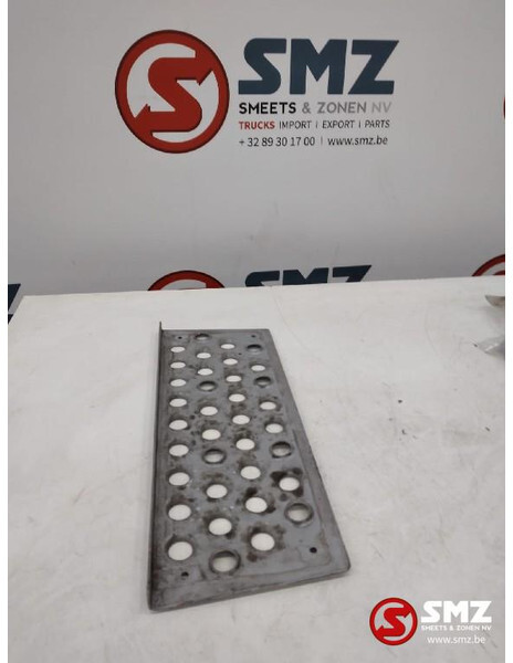 Mercedes-Benz Occ losse trede opstapbak Mercedes Actros A9416663 - Cửa sổ và phụ tùng cho Xe tải: hình 2 Mercedes-Benz Occ losse trede opstapbak Mercedes Actros A9416663 - Cửa sổ và phụ tùng cho Xe tải: hình 2