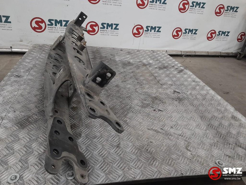 Mercedes-Benz Occ voorbumperbalk Mercedes - Cản xe cho Xe tải: hình 4 Mercedes-Benz Occ voorbumperbalk Mercedes - Cản xe cho Xe tải: hình 4