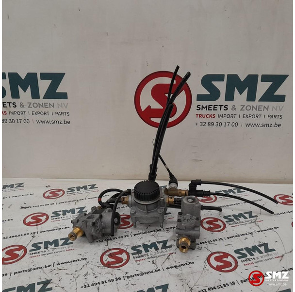 Iveco Occ set van 3 magneetventielen Iveco - Phụ tùng cho Xe tải: hình 1 Iveco Occ set van 3 magneetventielen Iveco - Phụ tùng cho Xe tải: hình 1