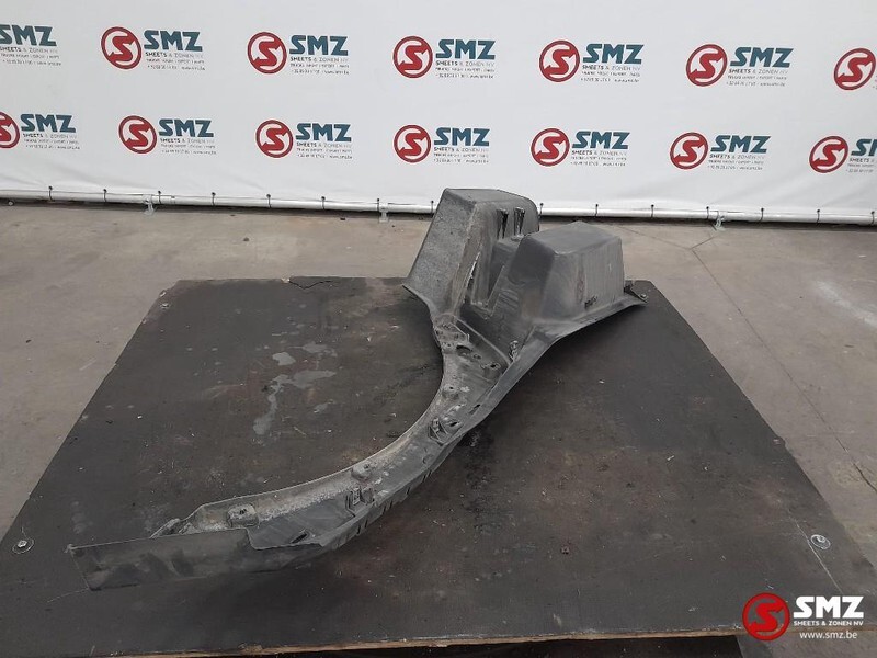 Renault Occ treeplankbehuizing rechts Renault T 82223396 - Cửa và phụ tùng cho Xe tải: hình 4 Renault Occ treeplankbehuizing rechts Renault T 82223396 - Cửa và phụ tùng cho Xe tải: hình 4