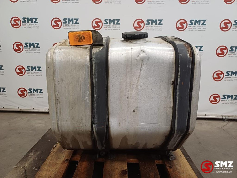 Volvo Occ brandstoftank 300L met steunen Volvo - Bình nhiên liệu cho Xe tải: hình 1 Volvo Occ brandstoftank 300L met steunen Volvo - Bình nhiên liệu cho Xe tải: hình 1