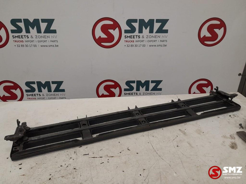 Volvo Occ opklapbare voorgrille Volvo - Lưới tản nhiệt cho Xe tải: hình 4 Volvo Occ opklapbare voorgrille Volvo - Lưới tản nhiệt cho Xe tải: hình 4