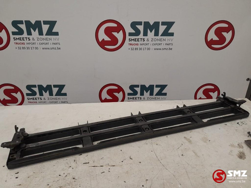 Volvo Occ opklapbare voorgrille Volvo - Lưới tản nhiệt cho Xe tải: hình 2 Volvo Occ opklapbare voorgrille Volvo - Lưới tản nhiệt cho Xe tải: hình 2