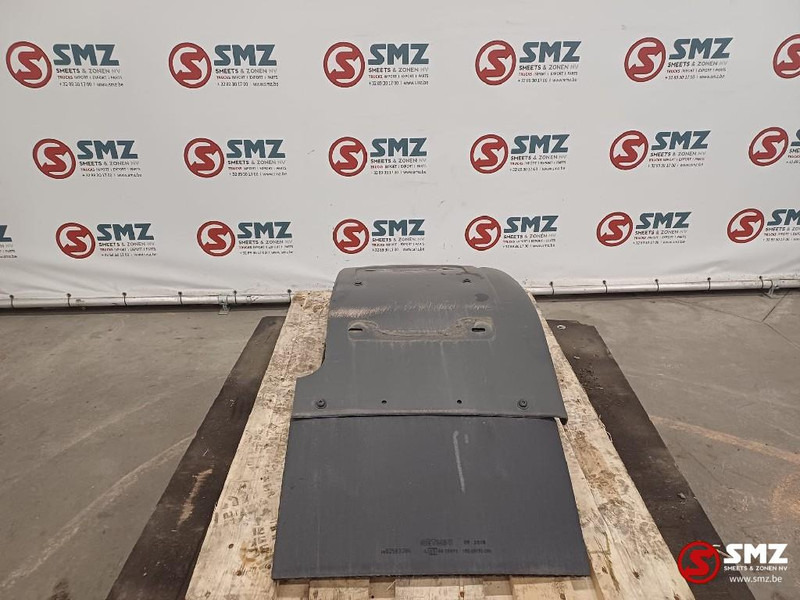 Volvo Occ spatbord cabine achter L/R Volvo - Thân xe và ngoại thất cho Xe tải: hình 1 Volvo Occ spatbord cabine achter L/R Volvo - Thân xe và ngoại thất cho Xe tải: hình 1