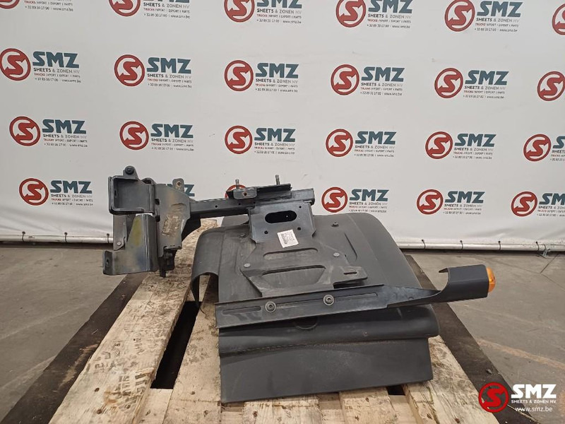 Volvo Occ spatbord cabine achter L/R + spatbordsteun Vol - Thân xe và ngoại thất cho Xe tải: hình 4 Volvo Occ spatbord cabine achter L/R + spatbordsteun Vol - Thân xe và ngoại thất cho Xe tải: hình 4