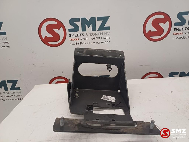 Volvo Occ spatbordsteun vooras rechtsachter Volvo - Thân xe và ngoại thất cho Xe tải: hình 1 Volvo Occ spatbordsteun vooras rechtsachter Volvo - Thân xe và ngoại thất cho Xe tải: hình 1