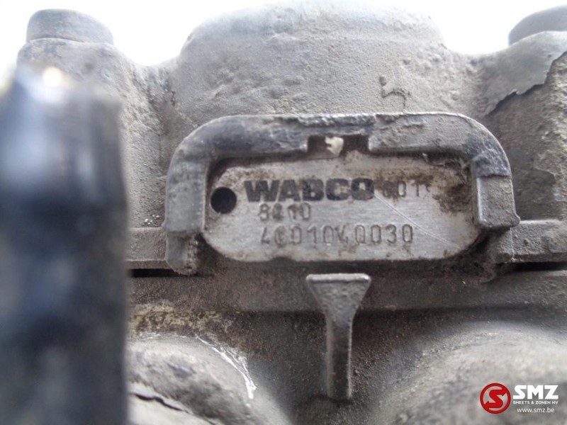 Wabco Occ ebs ventiel 4001040030 - Van phanh cho Xe tải: hình 4 Wabco Occ ebs ventiel 4001040030 - Van phanh cho Xe tải: hình 4