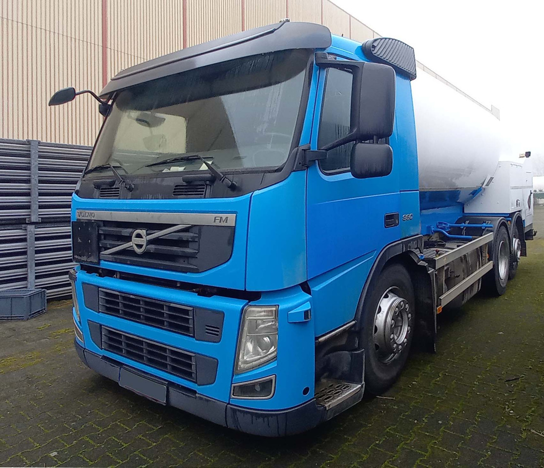 VOLVO Gas tank truck cryogenic used for oxygen, argon, nitrogen. - Xe bồn: hình 3 VOLVO Gas tank truck cryogenic used for oxygen, argon, nitrogen. - Xe bồn: hình 3