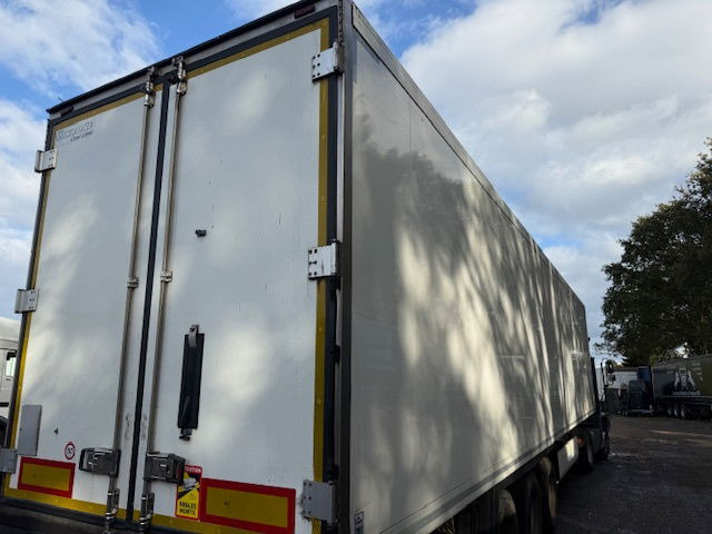 Krone Laadklep APK - Sơ mi rơ moóc hộp kín: hình 3 Krone Laadklep APK - Sơ mi rơ moóc hộp kín: hình 3