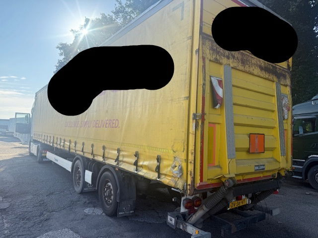 Krone Stuuras liftas laadklep - Sơ mi rơ moóc mui bạt: hình 2 Krone Stuuras liftas laadklep - Sơ mi rơ moóc mui bạt: hình 2