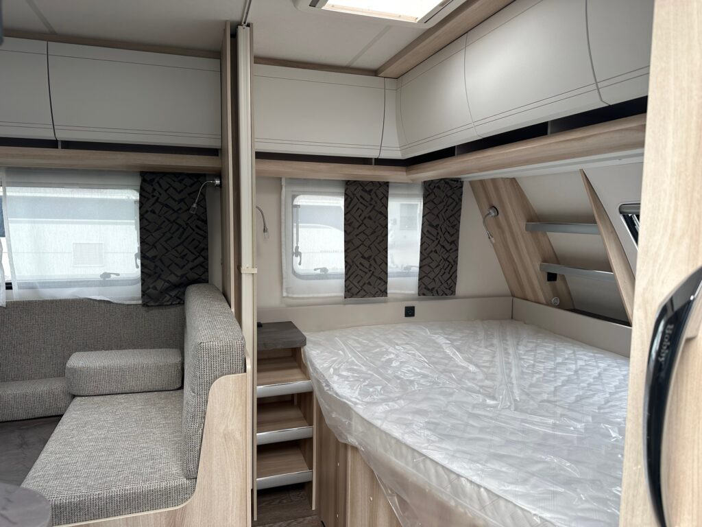DE LUXE 545 KMF 2024 - Rơ moóc kiểu caravan: hình 5 DE LUXE 545 KMF 2024 - Rơ moóc kiểu caravan: hình 5