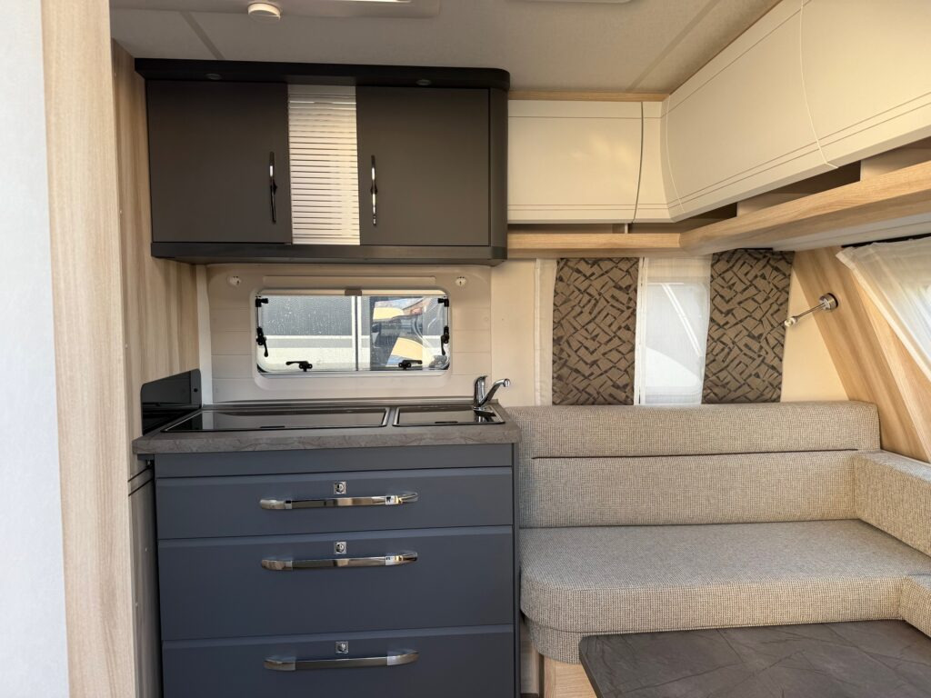 HOBBY DE LUXE 495 WFB 2025 - Rơ moóc kiểu caravan: hình 5 HOBBY DE LUXE 495 WFB 2025 - Rơ moóc kiểu caravan: hình 5