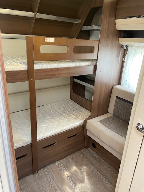 Rơ moóc kiểu caravan Hobby 720 KWFU Prestige 2020: hình 7