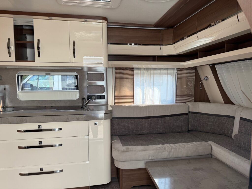 Hobby 720 KWFU Prestige 2020 - Rơ moóc kiểu caravan: hình 5 Hobby 720 KWFU Prestige 2020 - Rơ moóc kiểu caravan: hình 5