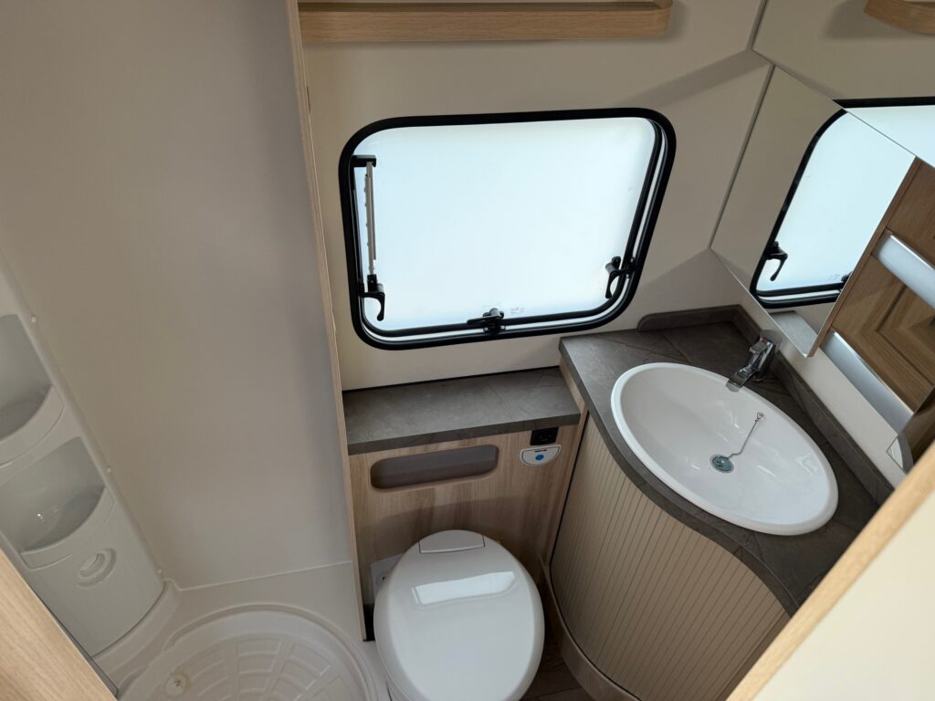 Rơ moóc kiểu caravan Hobby DE LUXE 545 KMF 2025: hình 11 Rơ moóc kiểu caravan Hobby DE LUXE 545 KMF 2025: hình 11