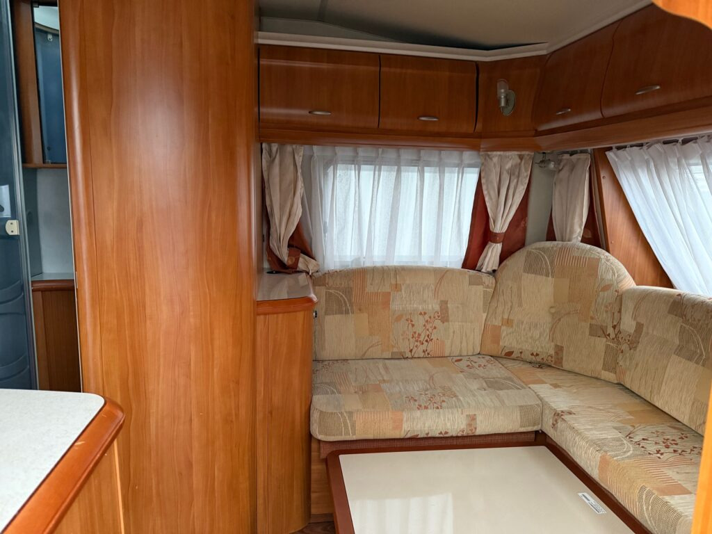 Hobby Excellent 460 LU 2008 - Rơ moóc kiểu caravan: hình 5 Hobby Excellent 460 LU 2008 - Rơ moóc kiểu caravan: hình 5