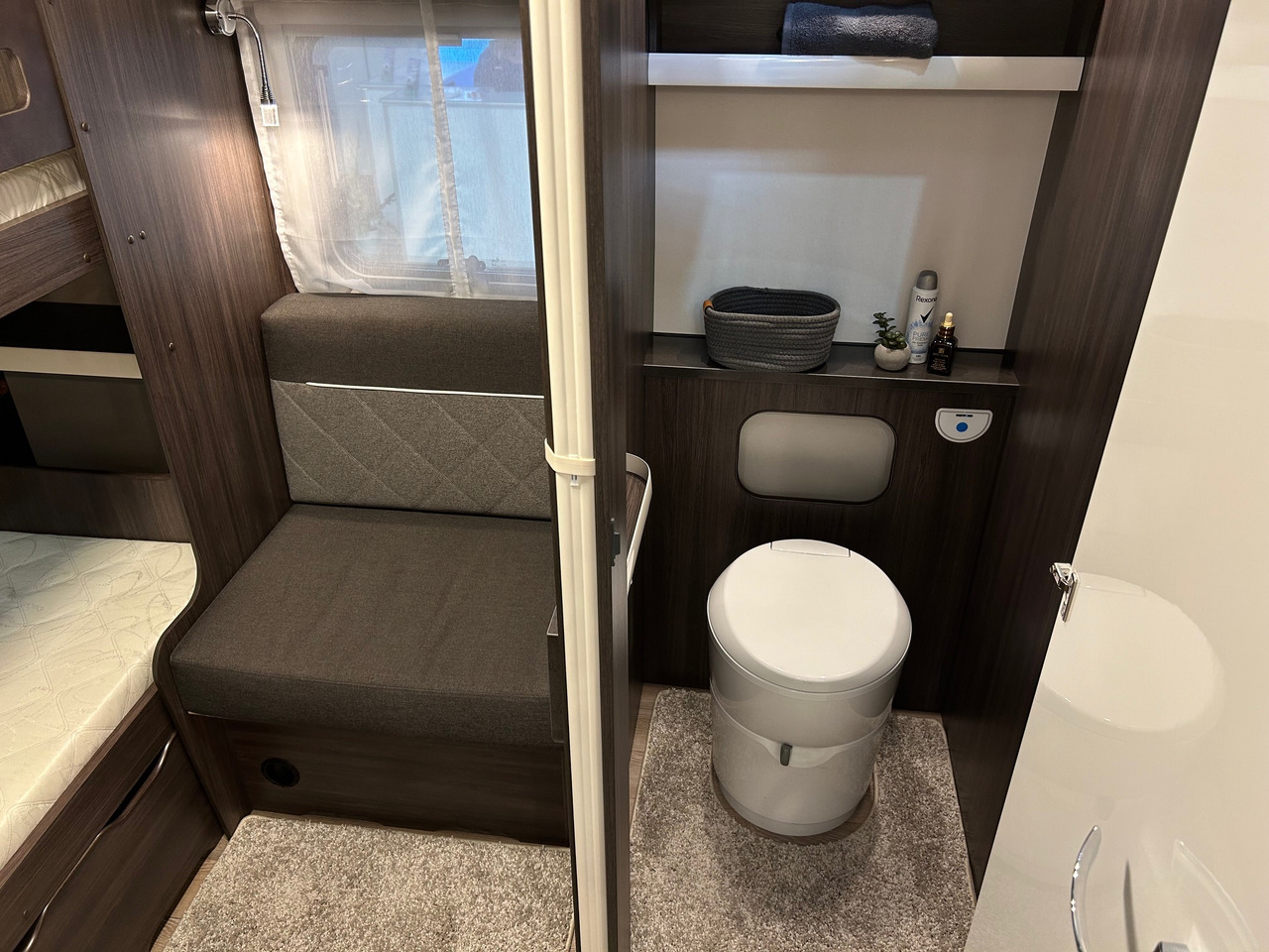 Hobby PRESTIGE 720 KWFU - Rơ moóc kiểu caravan: hình 5 Hobby PRESTIGE 720 KWFU - Rơ moóc kiểu caravan: hình 5